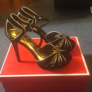 Coach suede heels black and gold